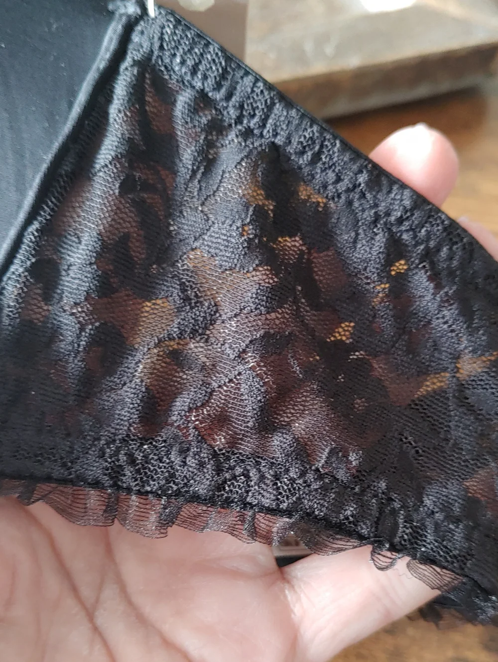 NWT 36B DKNY feminine Black Lace Super Sexy Padded Underwire Push-up Bra